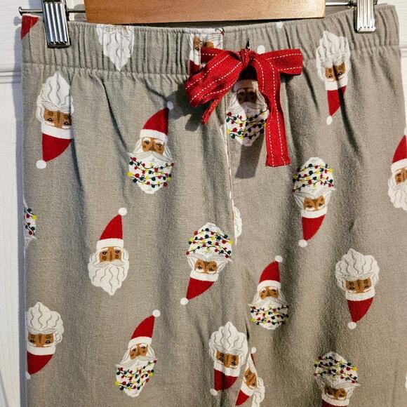 Woman's flannel pajama pj pants with Santa heads Size Lg - Picture 3 of 5